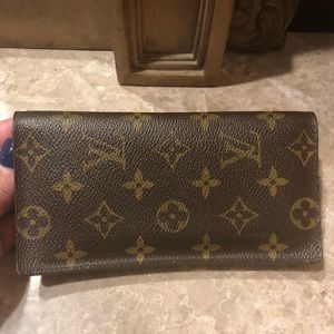 LOUIS VUITTON Authentic Card/Wallet